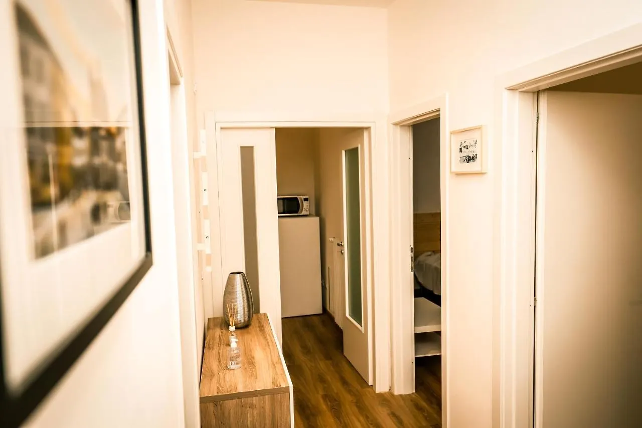 Hostly - Nicole Apartment Pontedera - 2Br In Full Center