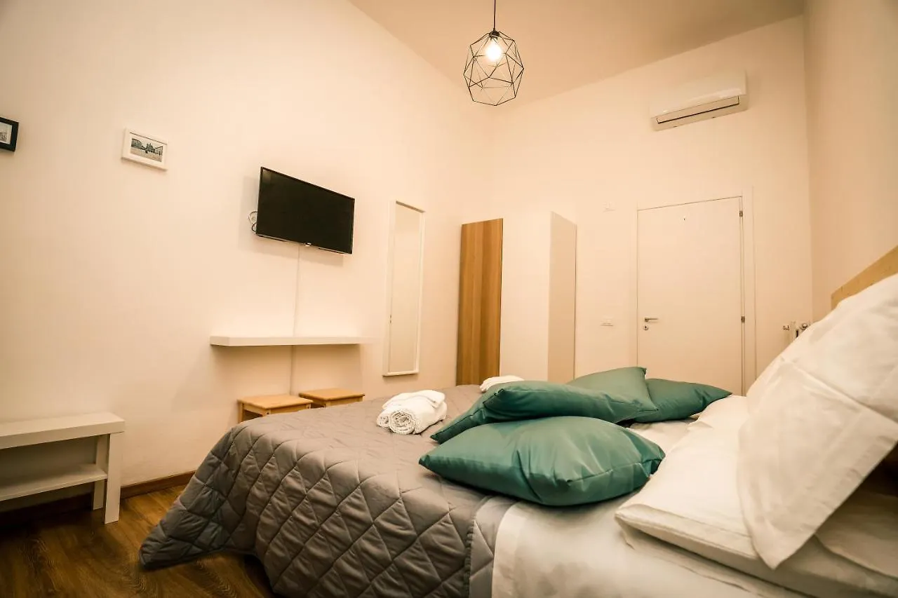 Hostly - Nicole Apartment Pontedera - 2Br In Full Center 0*,  Italy