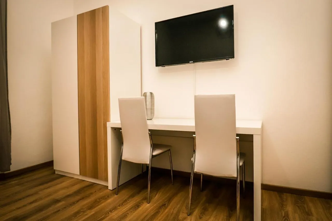 Hostly - Nicole Apartment Pontedera - 2Br In Full Center
